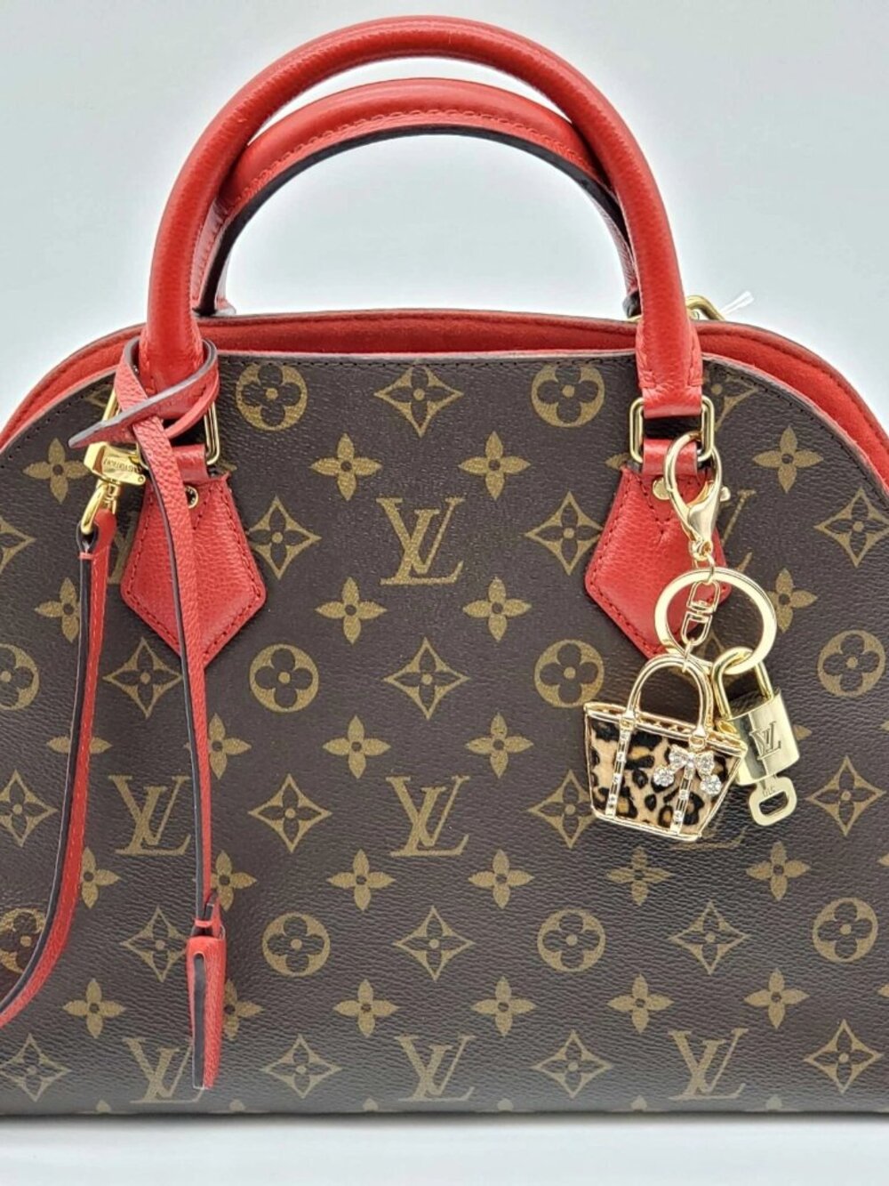 LV Gold Padlock 🔑 Authentic Louis Vuitton Charm + Unbranded Bag Keychain - Picture 3 of 8